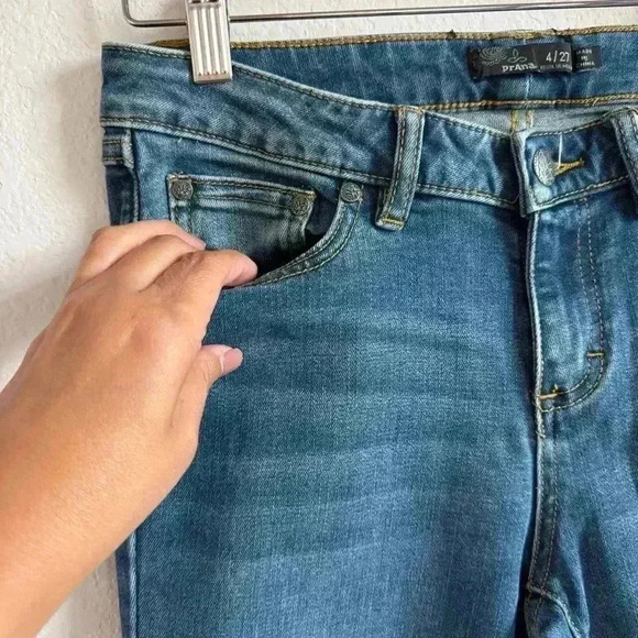 PrAna Women’s Size 4/27 Organic Cotton Mid Rise Medium Wash Denim Jeans - Picture 8 of 11